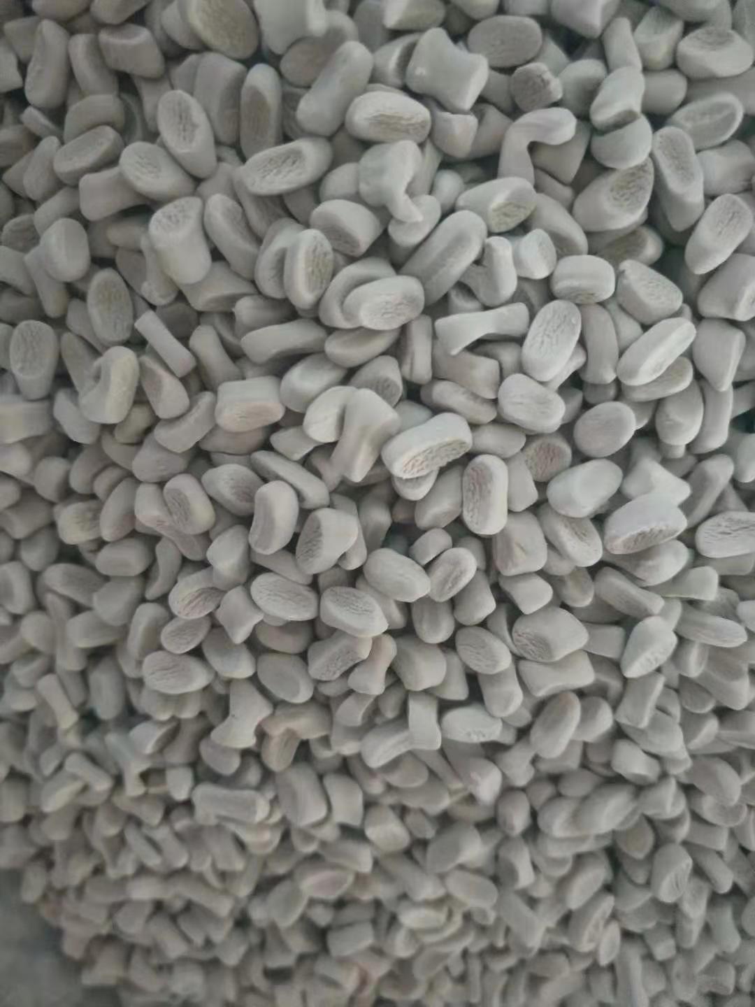 吹膜(mo)塑料消泡(pào)劑（塑料消(xiāo)泡母料）整(zheng)車出，分散(sàn)