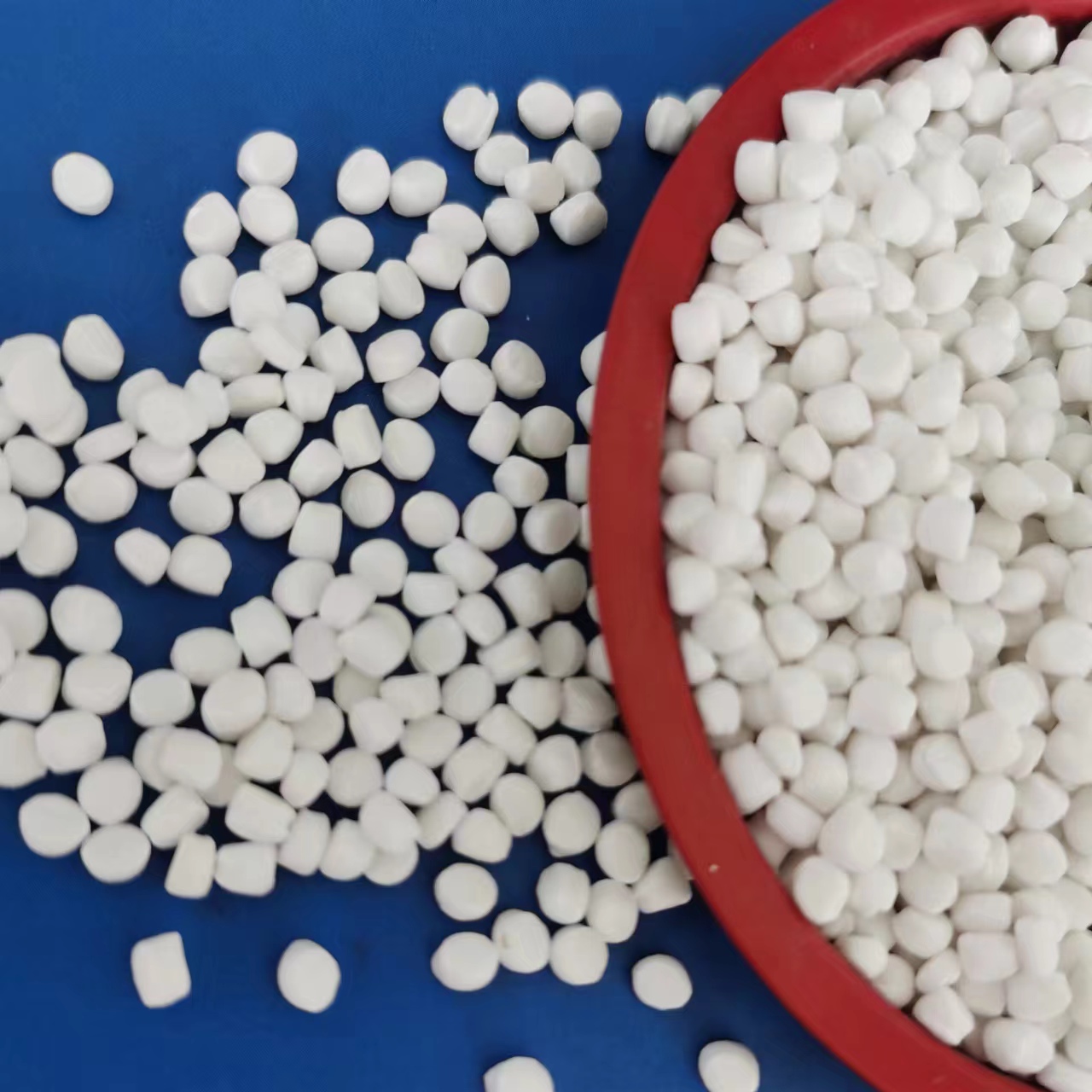 碳酸鈣(gai)填充母料的使(shǐ)用解析