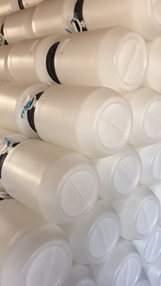 透(tòu)明塑料桶